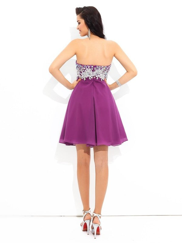 A-Line/Princess Sweetheart Rhinestone Sleeveless Short Chiffon Cocktail Dresses DFP0004123